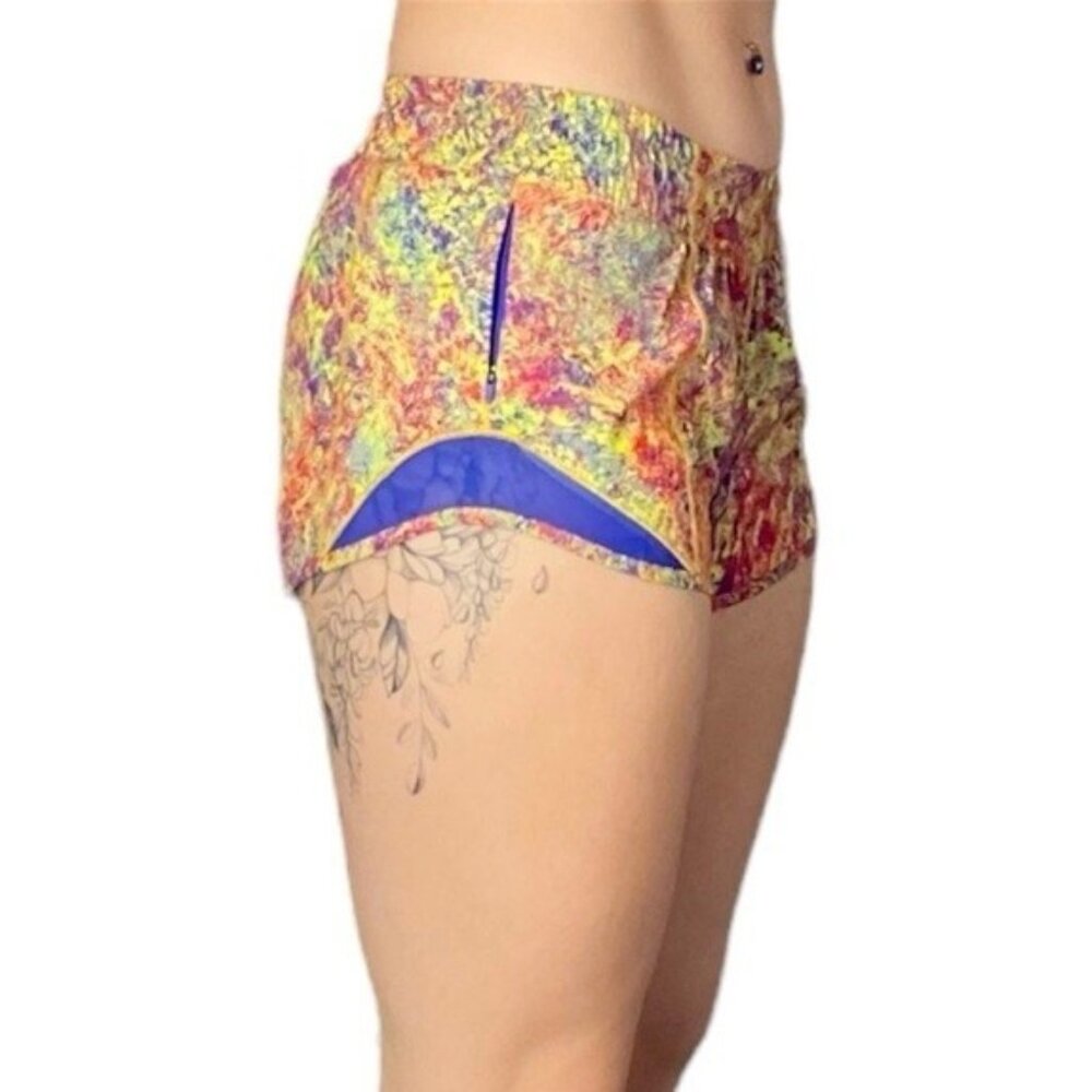 Lululemon Hotty Hot Shorts size 6 T *EUC